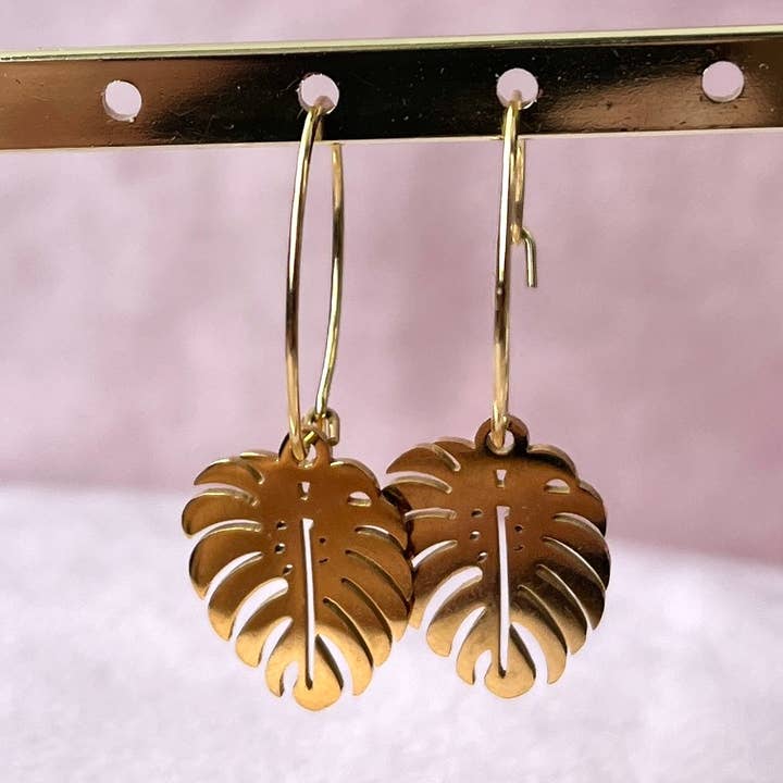 Monstera Gold Creole, Plantlover, Plant Leaf Earrings for wholesale by plantyintroverts