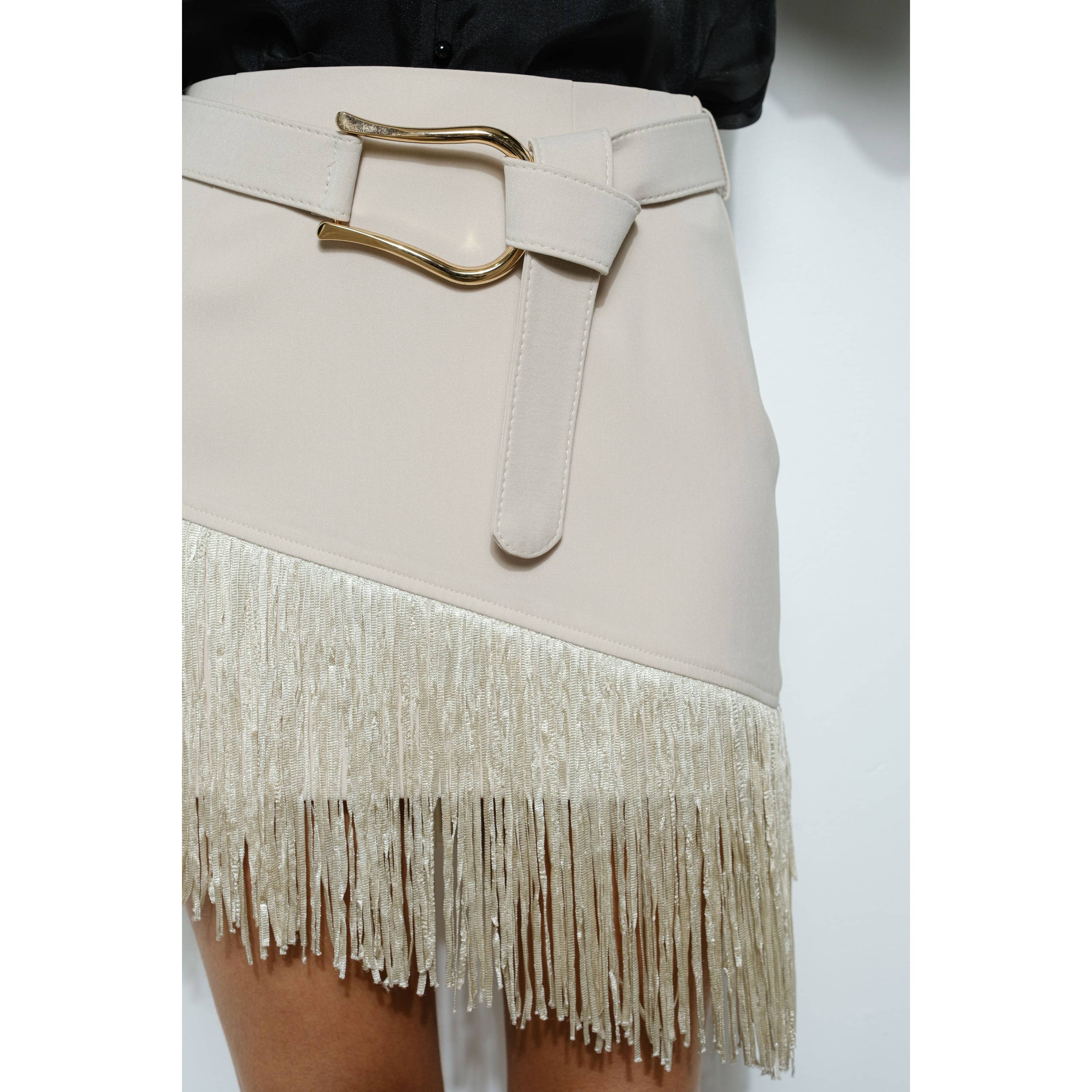 INA - Venta al por mayor Falda - Mujer - Minifalda asimétrica con cinturón y flecos13