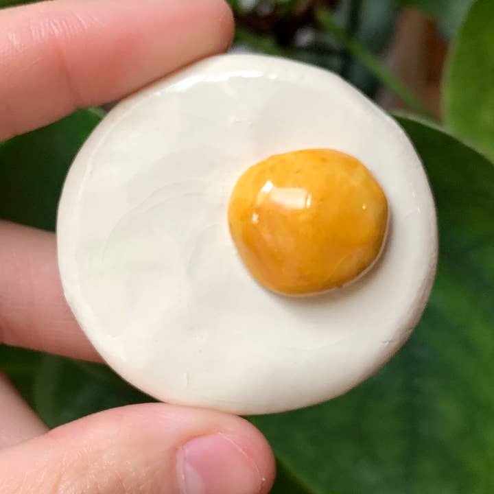 Egg Ceramic Magnet | Fridge Magnet | Cute Ceramic Magnet for wholesale by Howdy Ceramics
