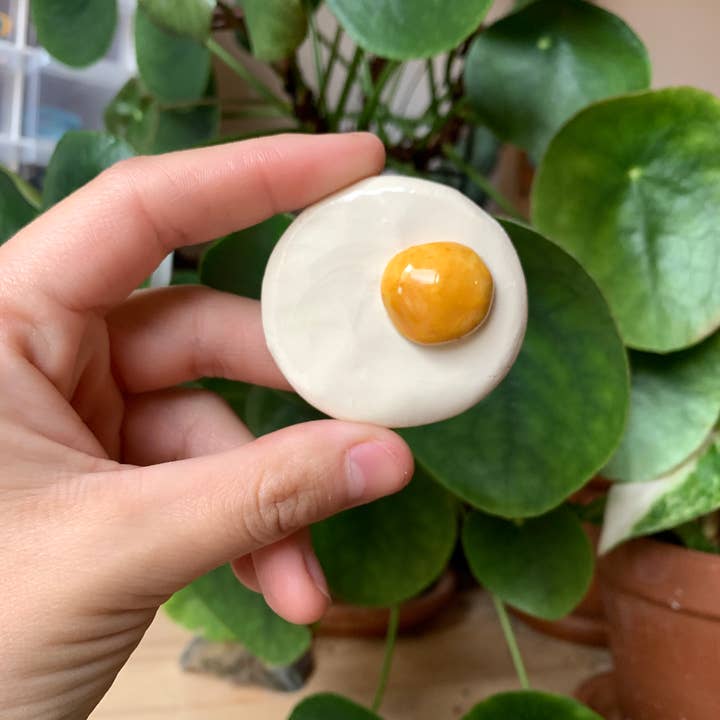 Howdy Ceramics - Wholesale Magnet - Egg Ceramic Magnet | Fridge Magnet | Cute Ceramic Magnet