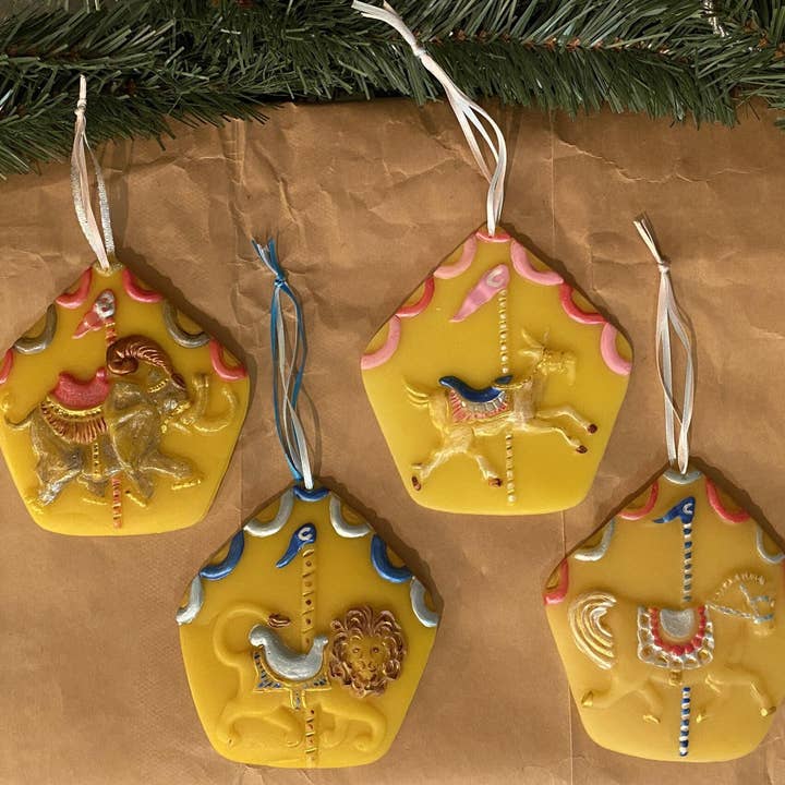 Bijenwascarrousel dieren set van vier voor wholesale door Low Country Beeswax