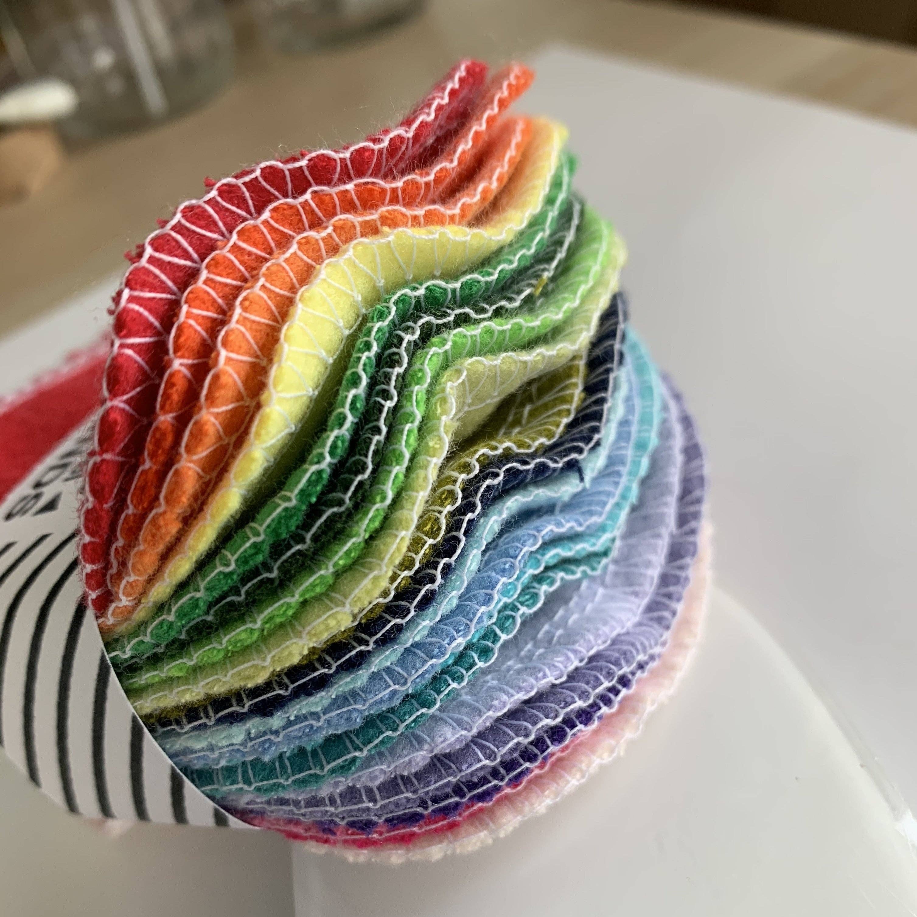 Marley's Monsters – Großhandel Gesichts- & Körpertücher – Gesichts-Pads: Regenbogen- und Farbmix – 6er-Pack1