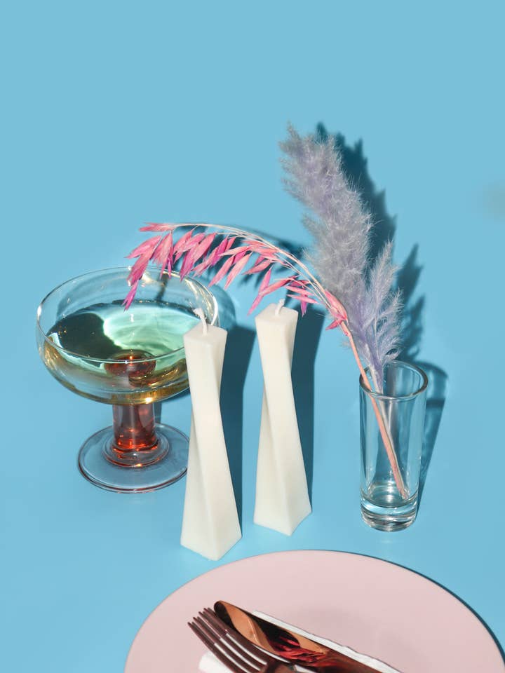 Twist & Shout ~ Stående lysestager sæt med 2 for engroshandel hos MMANN Candles