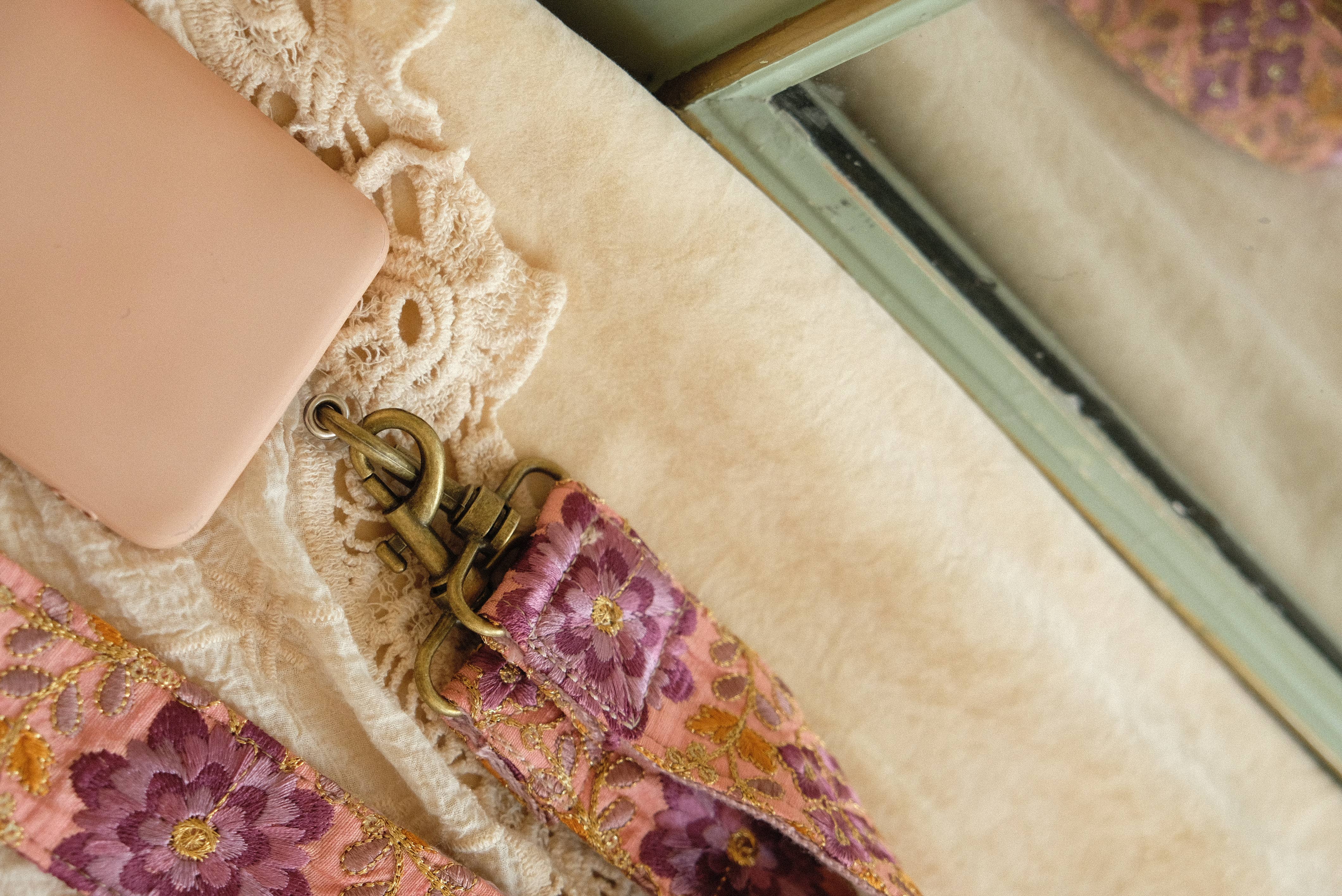 La N'atelier - Wholesale Charging Dock - Universal Mobile Patch Phonecord Lanyard10