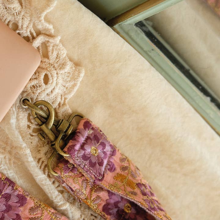 La N'atelier - Wholesale Charging Dock - Universal Mobile Patch Phonecord Lanyard10