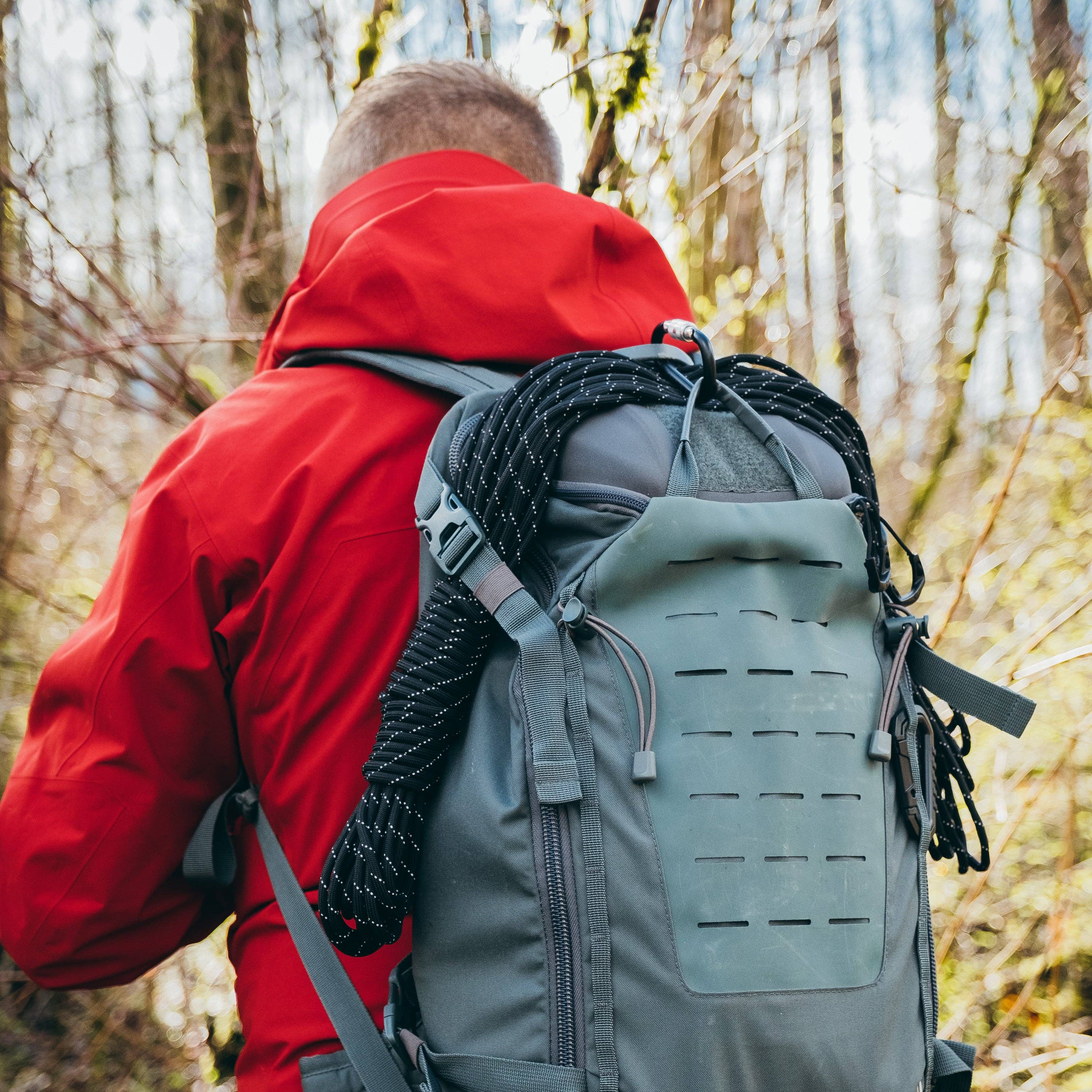 Reflective Black Extra Heavy Duty 1100 Paracord for wholesale on Faire6