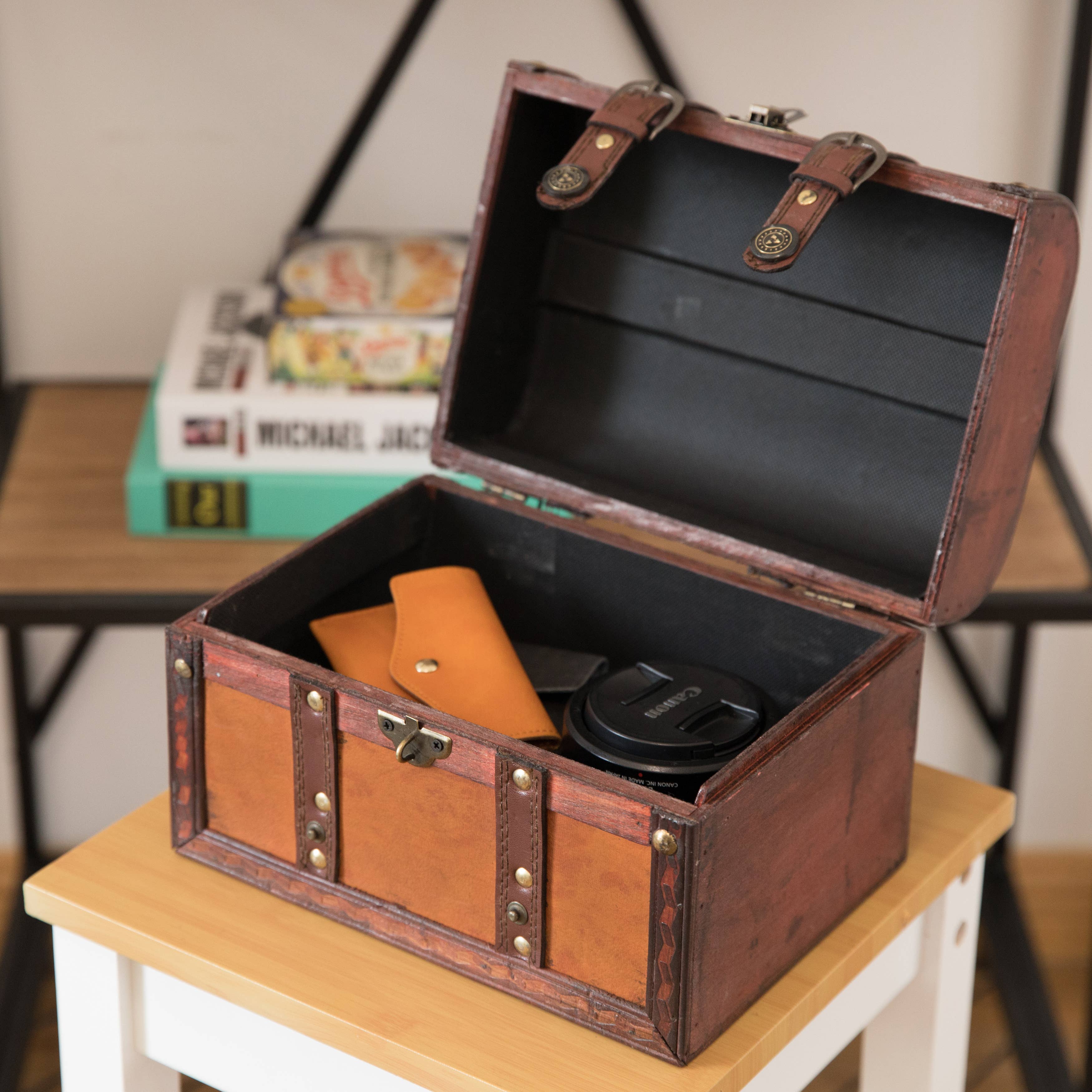 Quickway Imports - Wholesale Decoratief doosje - Decoratieve houten lederen schatkist7