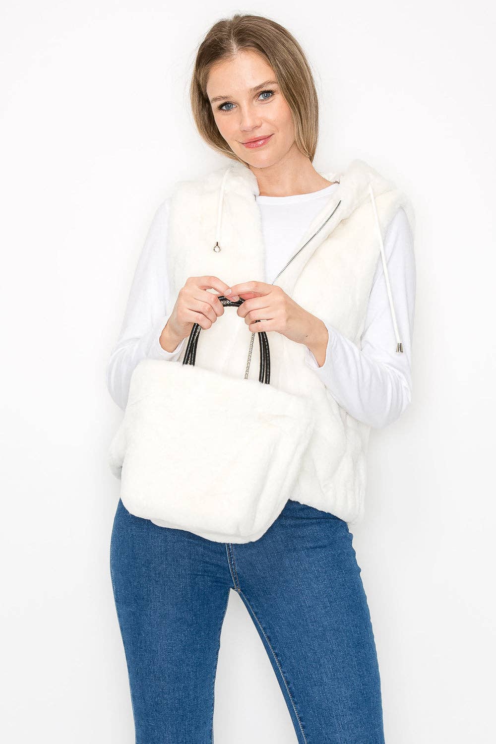 Joh Apparel – wholesale Väst - Dam – Jackie pälsväst med matchande crossbody-pälsväska (set)15