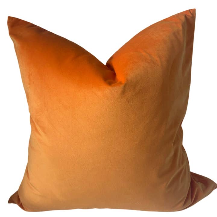 Coussin en velours orange vif pour la vente par Visually Rich Home