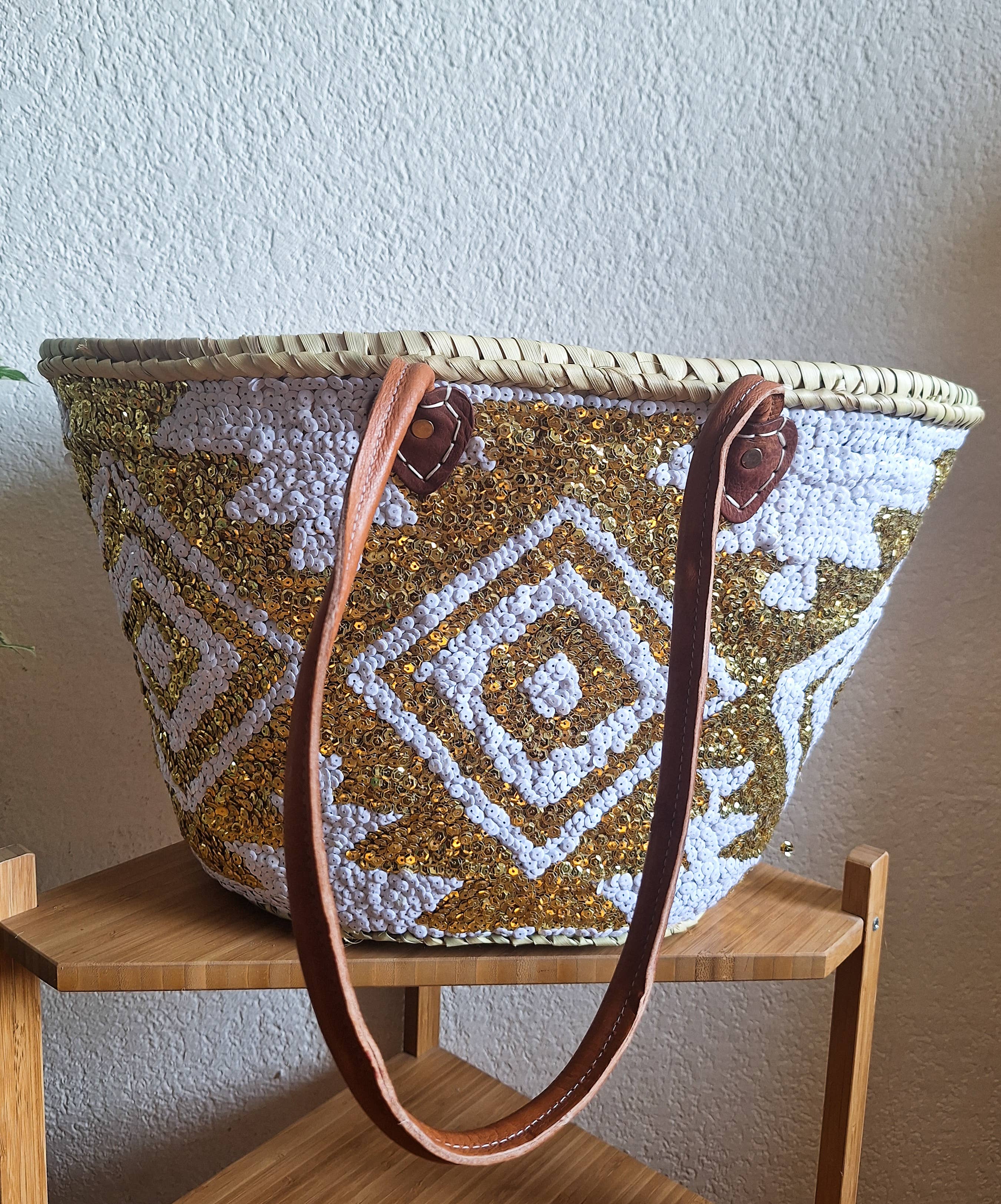 LeBazare – wholesale Beach bag – Straw tote bag embroidered with white and gold sequins3