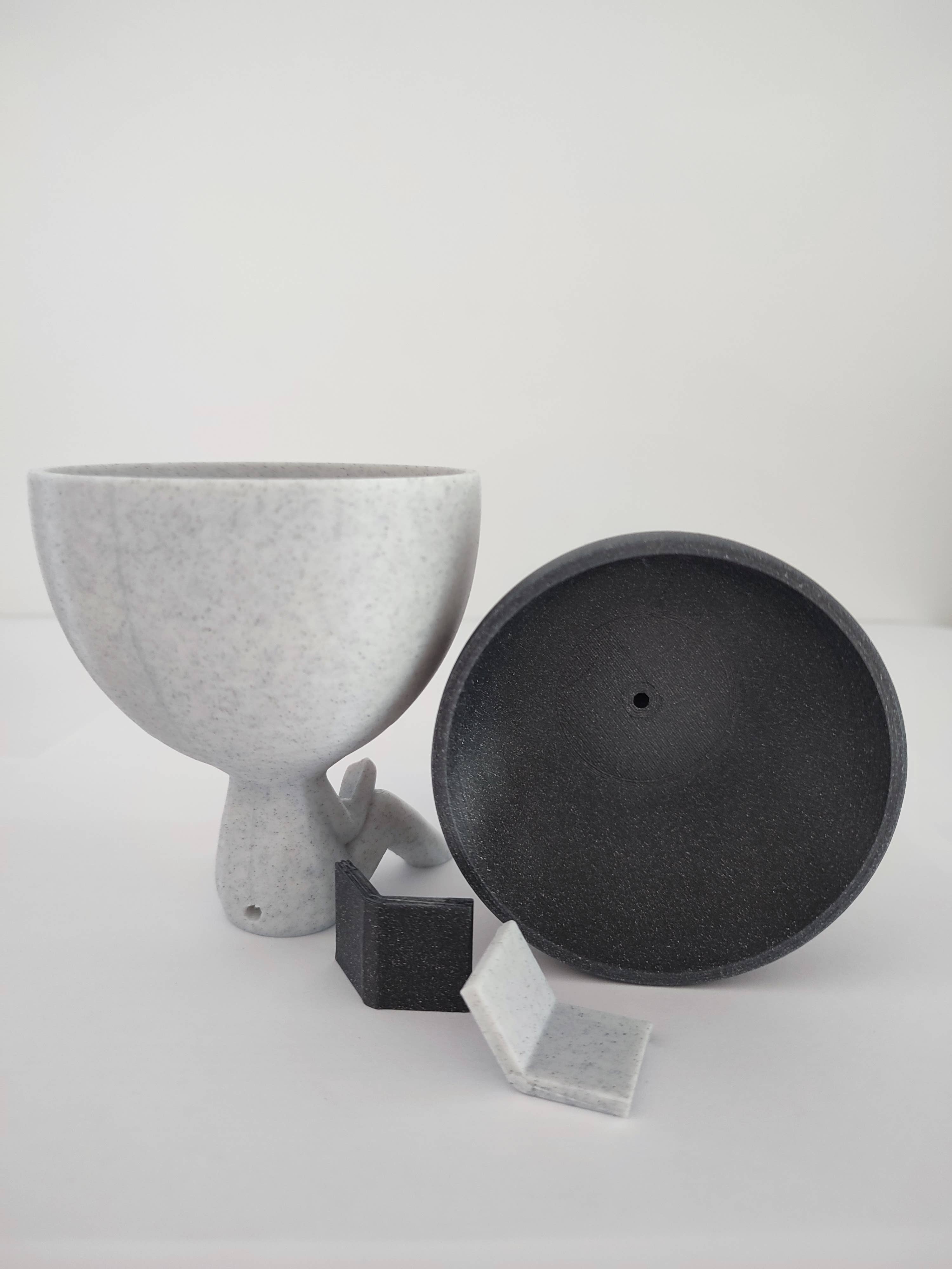 3DROOTS - Wholesale Plant Pot - Person pot with book - Robert plant - Planter.5