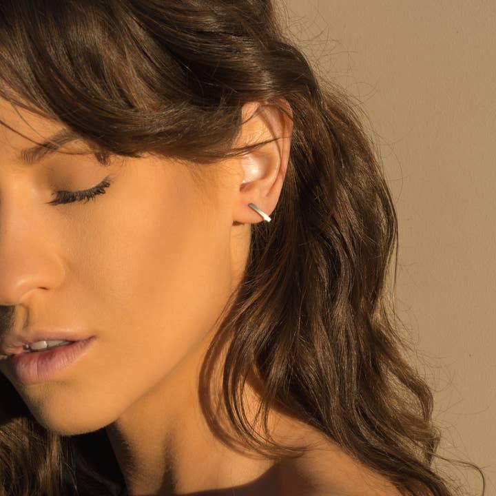 Oorbellen van de Post Bar voor wholesale door AlkemeGold