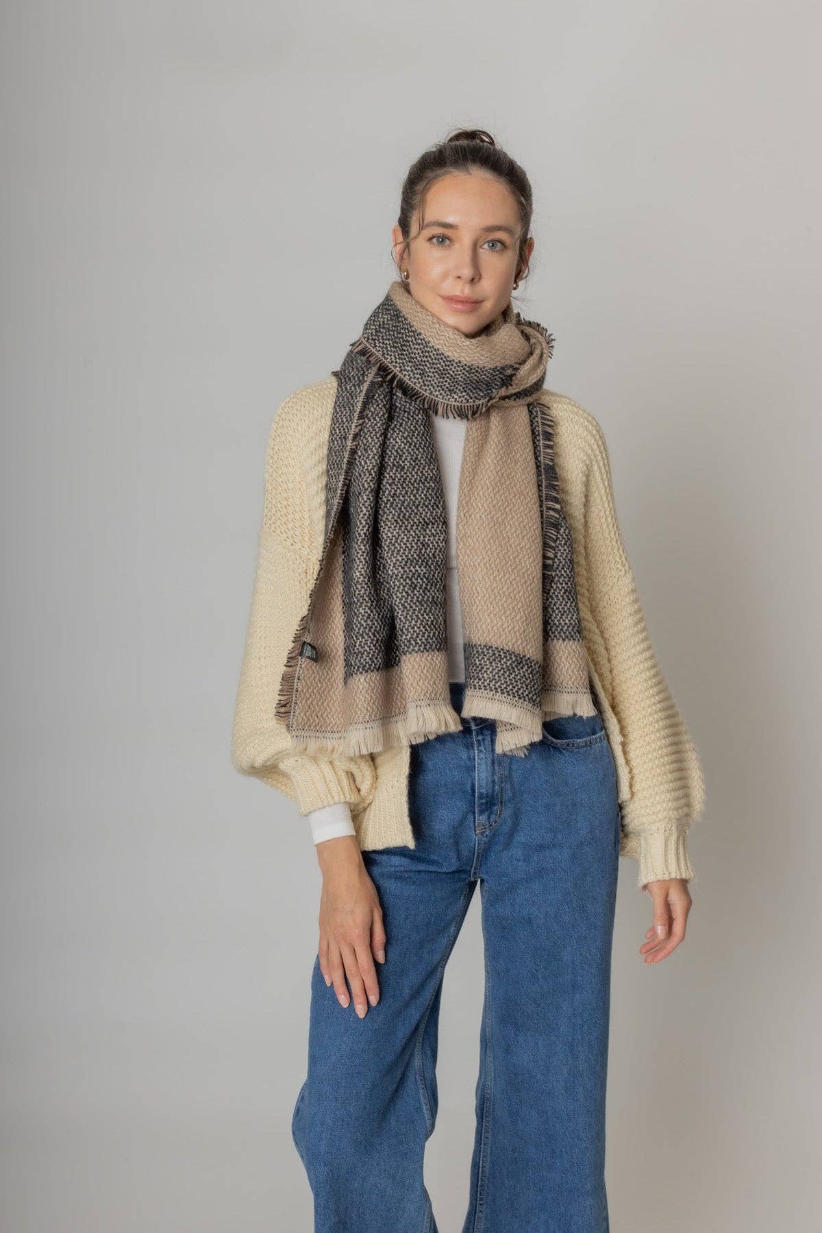 Do Everything In Love® – wholesale Scarf – Women's – Color Bordered Scarf7