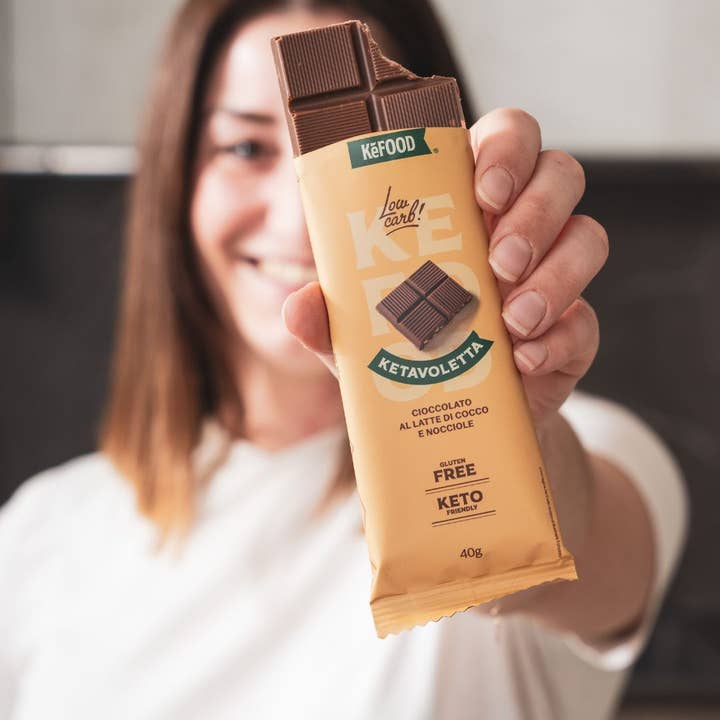 KeFood - Wholesale Chocolate Bar - KETO CHOCOLATE AND HAZELNUT PROTEIN BAR (12 PCS BOX)