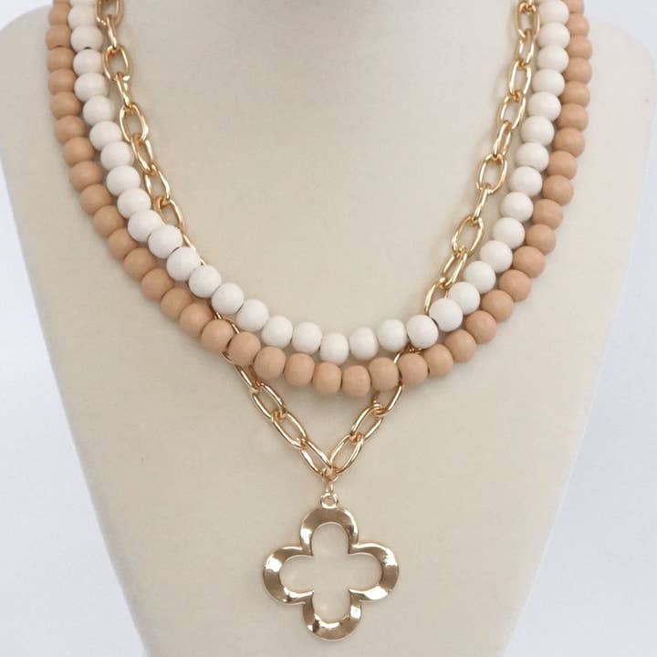 PennyLine inc - Vente Colliers à pendentif - Collier court, perles en bois, trèfle, chaîne à trombones - Beige1