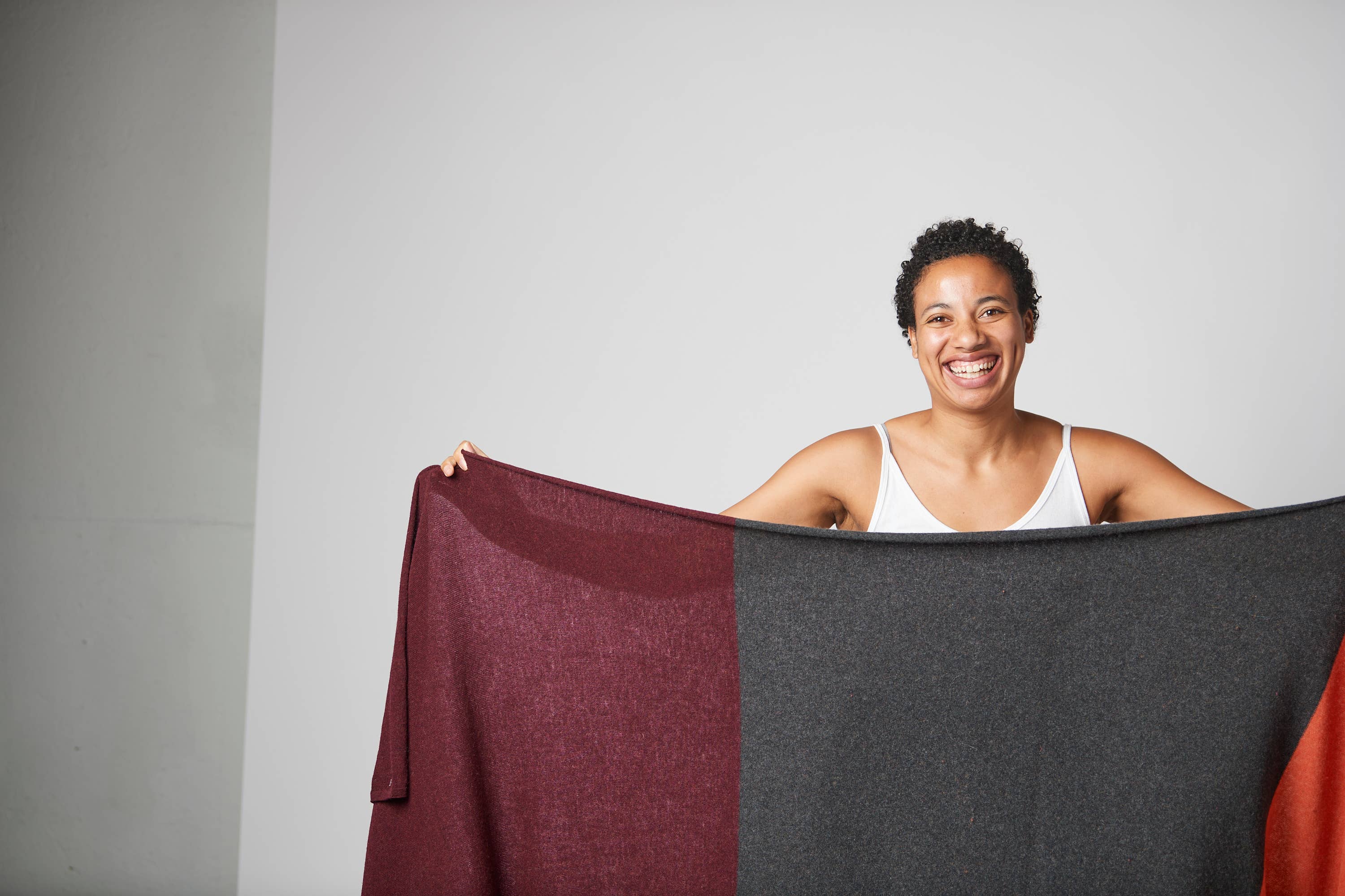 Margolis Pineo Italia - Wholesale Throw Blanket - COZY CASHMERE BLEND THROW, 'TRICOLORE' - HOLIDAY FAVE!17