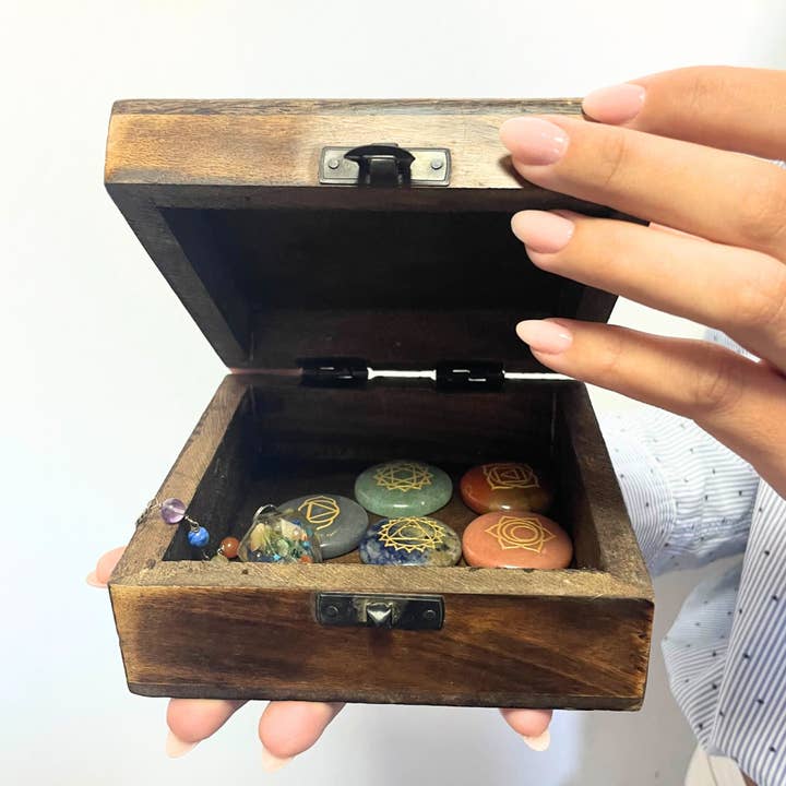 AWGifts Europe - Wholesale Decorative Box - Tree of Life Wholesale Hand-Carved Wooden Box1