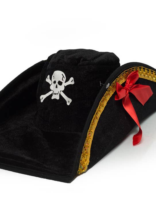 Piratenhut mit Totenkopf aus Velours — Partyzubehör für den Großhandel von Partychimp