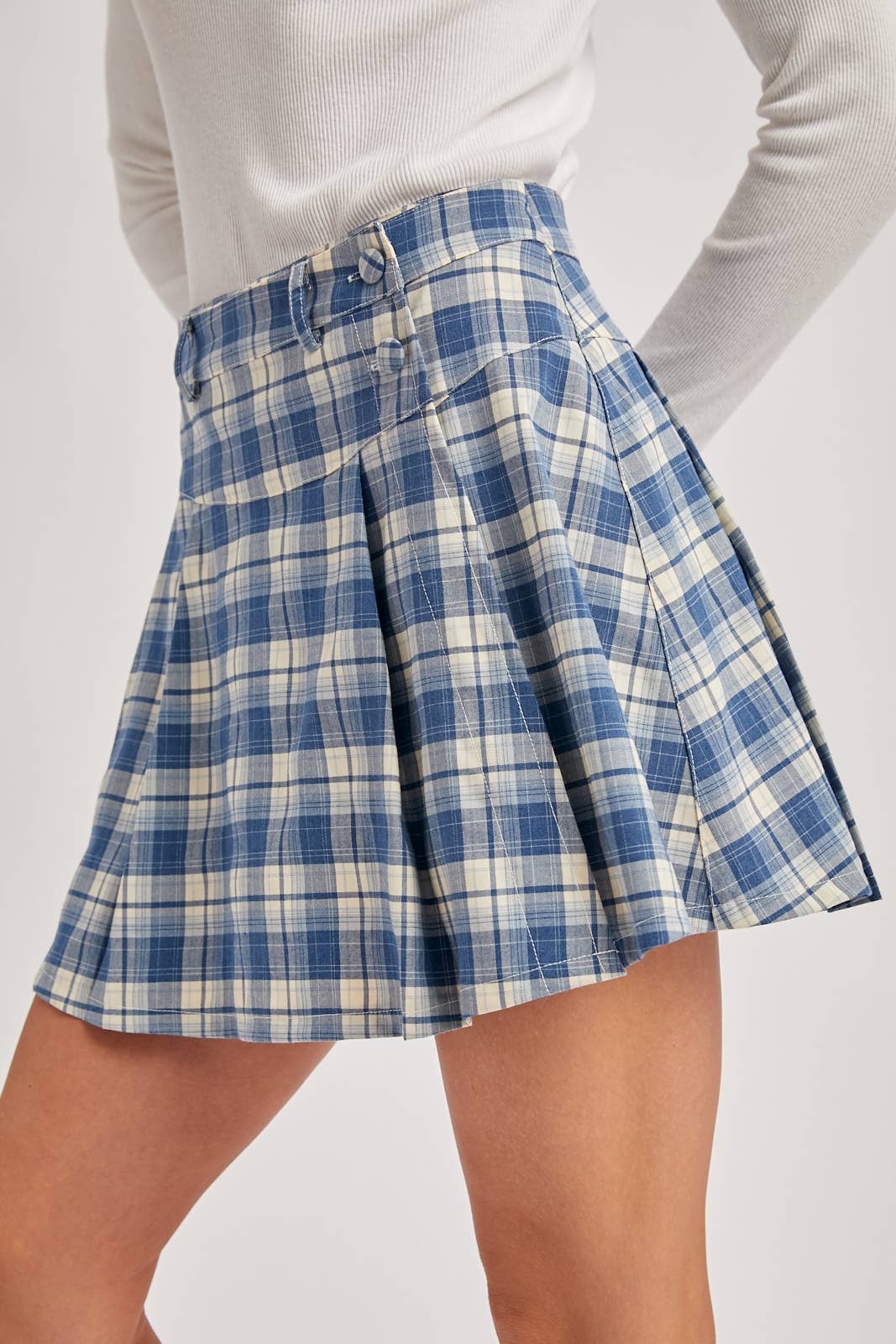 Bluivy – Skort - Mulher por atacado – MINISSAIA PLISSADA XADREZ COM BOTÕES LATERAIS3