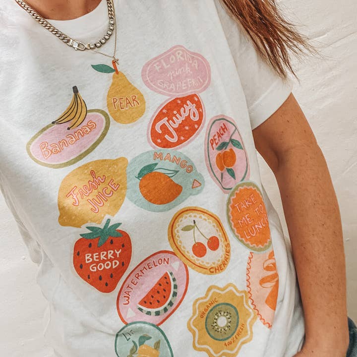 T-shirt graphique avec autocollants de fruits | T-shirt d'été pour la vente par Amy Anne Apparel Inc