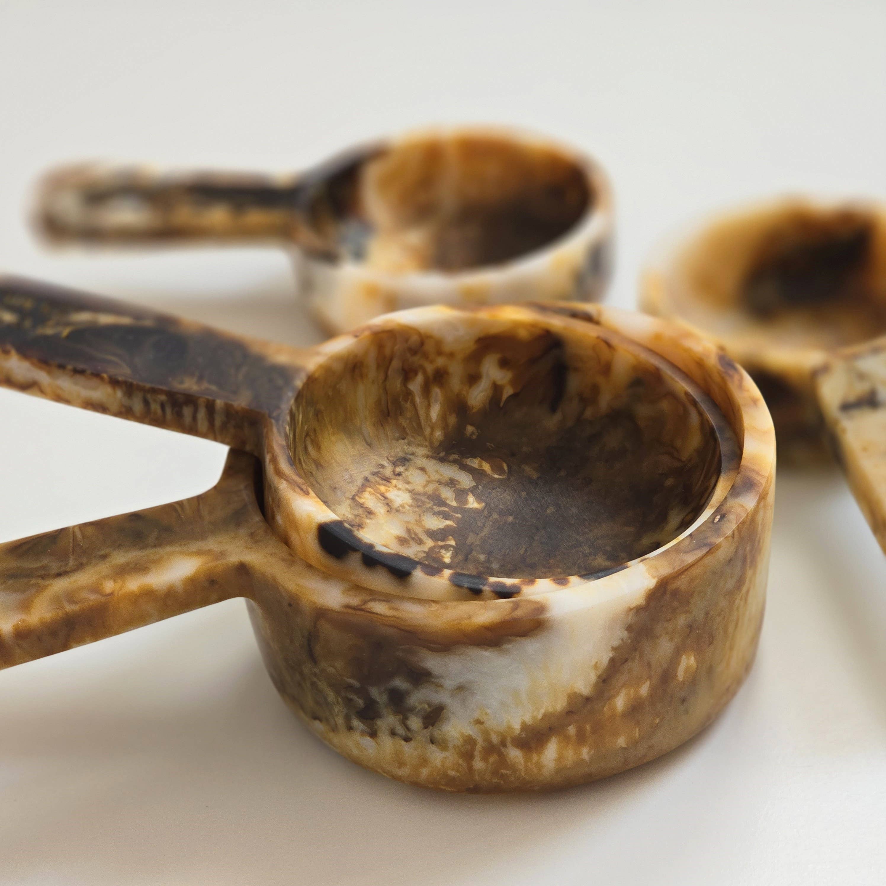 Gibb & Daan - Vente Verre à mesurer - Tasses à mesurer en résine coulée à la main - Cadeaux de cuisine, pâtisserie9