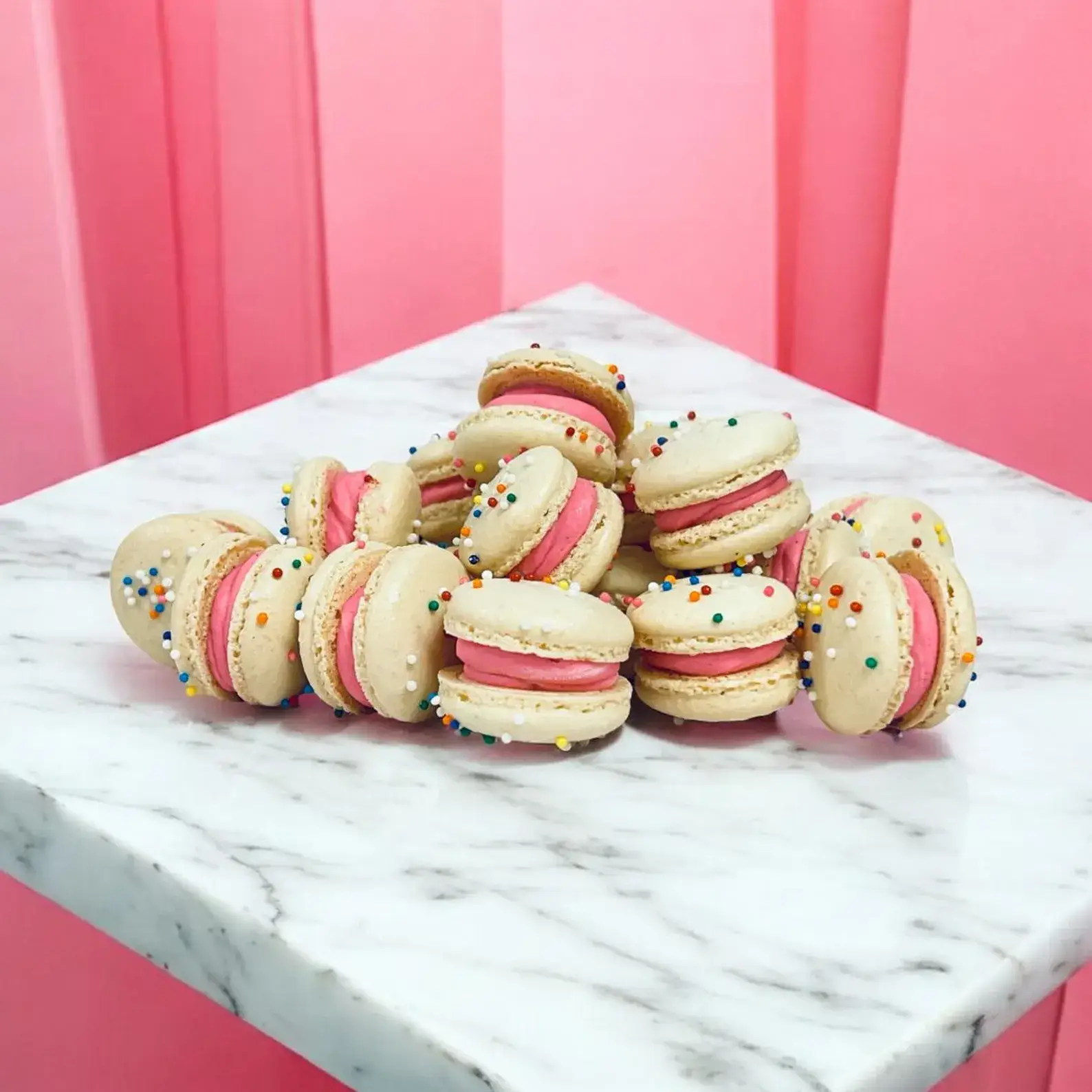 macaron centrale - Wholesale Cookie - Birthday Mini!s Macarons – Perfect for Wholesale 2