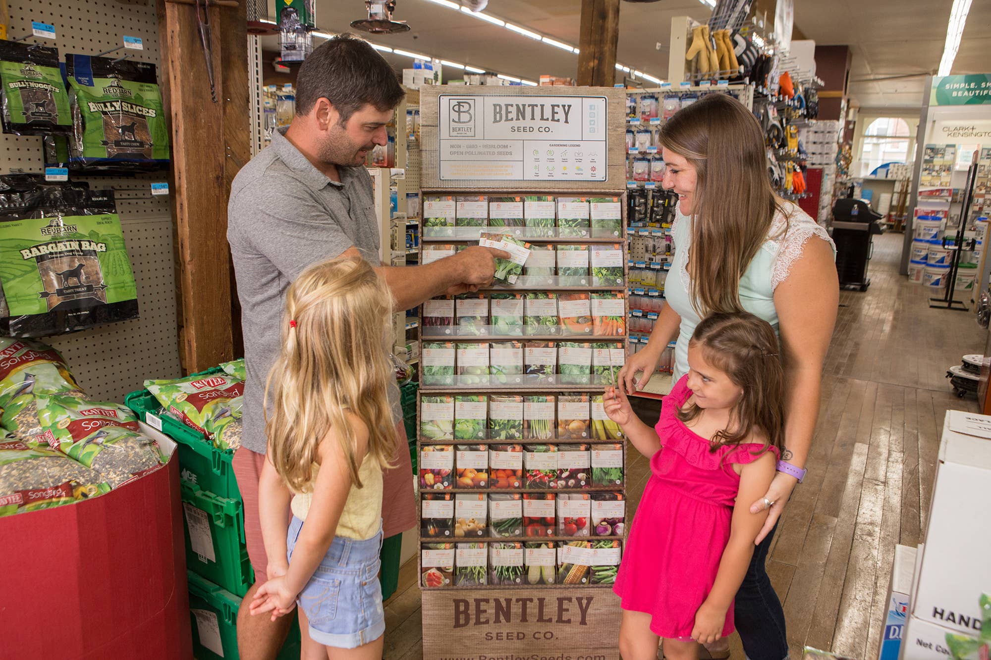 Bentley Seed Co. - Wholesale Retailer Display - Home & Living - 500 Assorted Flowers, Veggies & Herb Seed Packet Display2