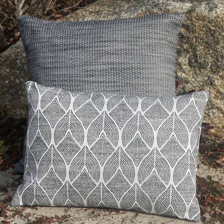 Anaya Home – wholesale Dekorativ kudde – Cool Tropics svart utomhus kudde