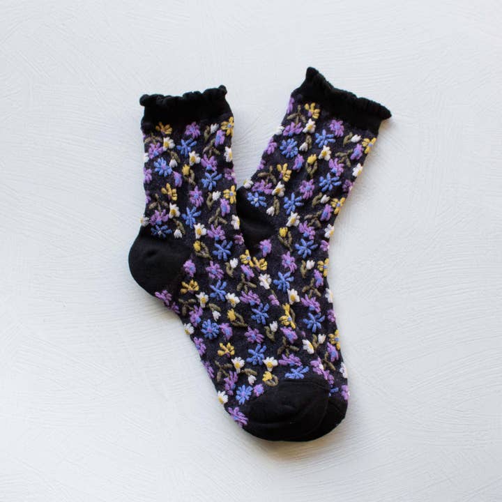 Tiepology - Wholesale Socks - Women's - Love Floral Casual Socks