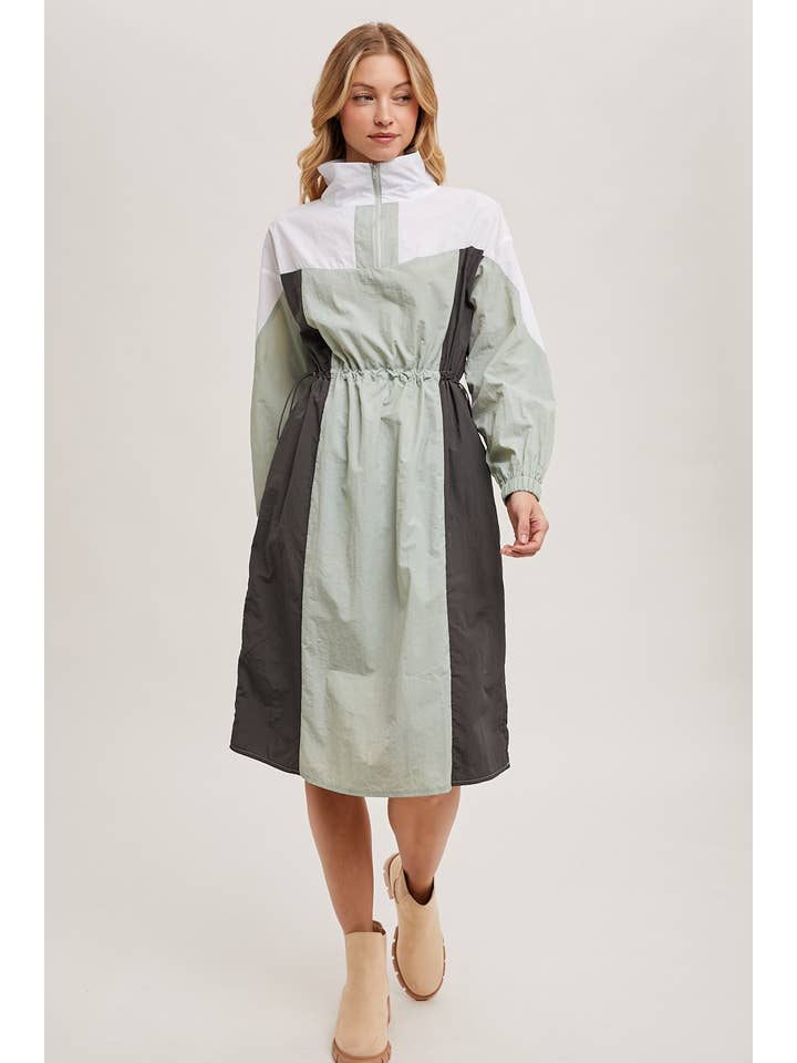 Bluivy - Vendita all'ingrosso Vestito - Donna - ABITO ANORAK ANTIVENTO LEGGERO A BLOCCHI DI COLORE12