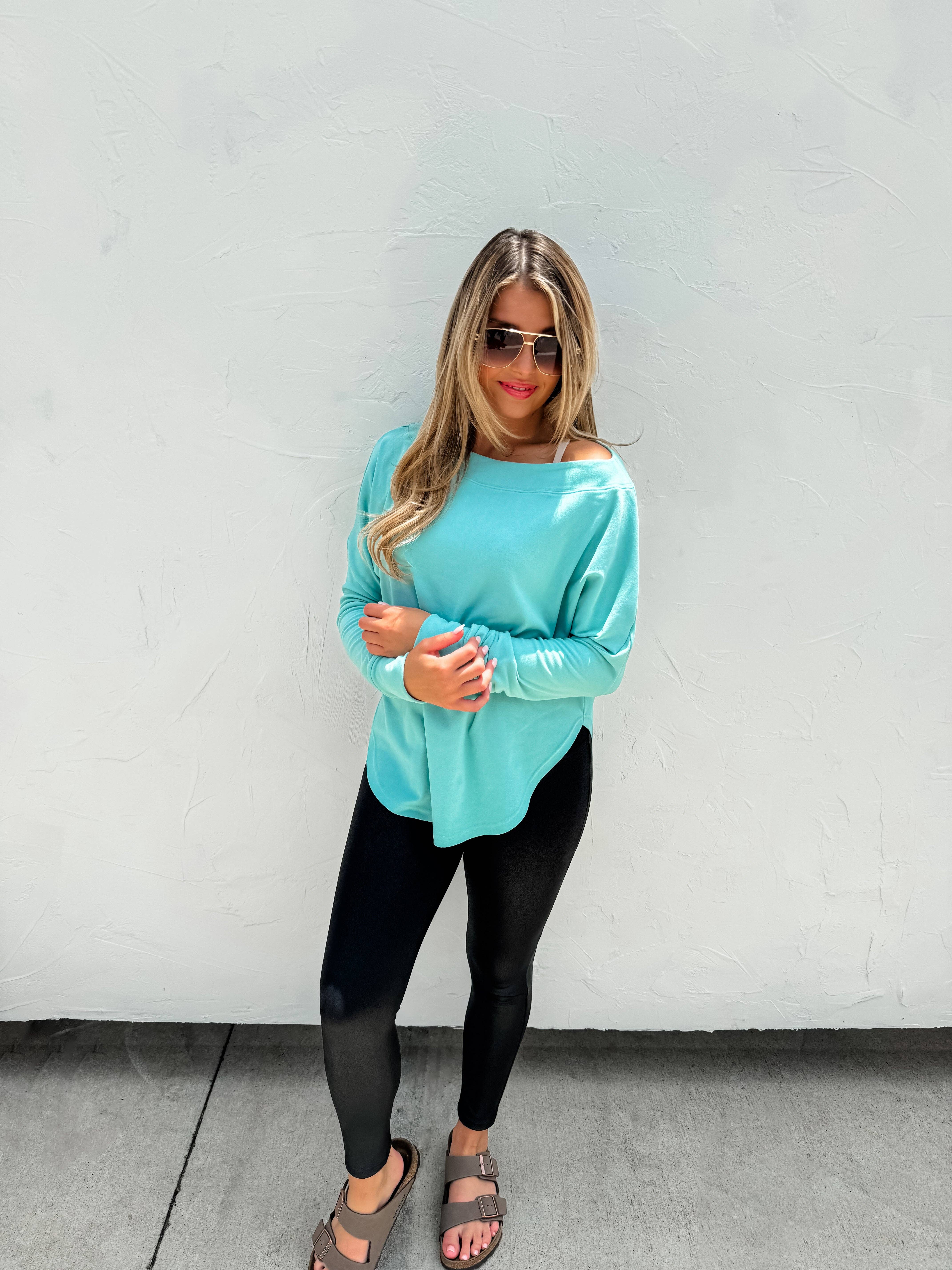 BLAKELEY - Wholesale Sweatshirt - Women's - ZOEY ATHLEISURE TOP22