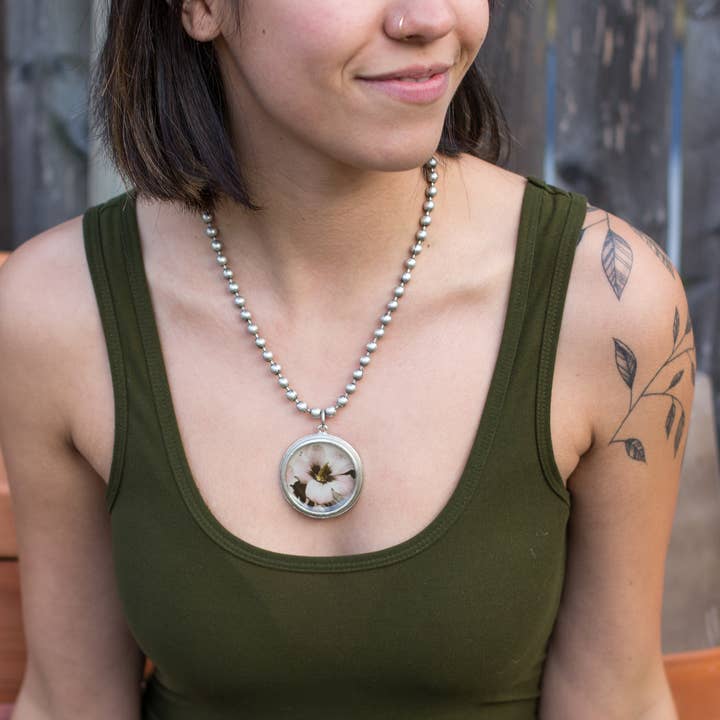 joeyfivecents - Wholesale Pendant/Charm Necklace - Large Chunky Silver Necklace - flowers, garden, rich color0