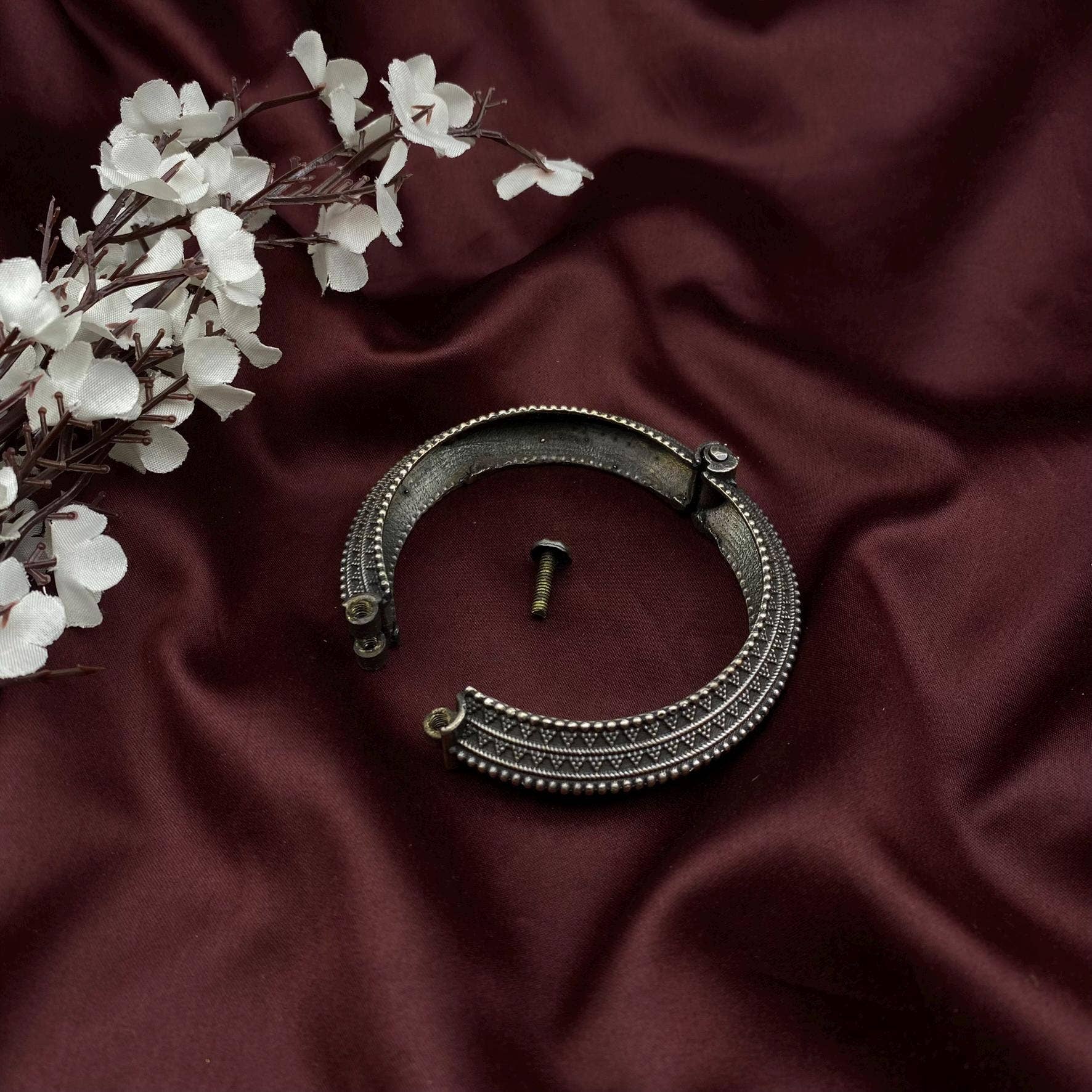 Quirky Fashions – Engroshandel Manchetarmbånd – Antik sølv kada armbånd vintage skrue oxideret smykke0