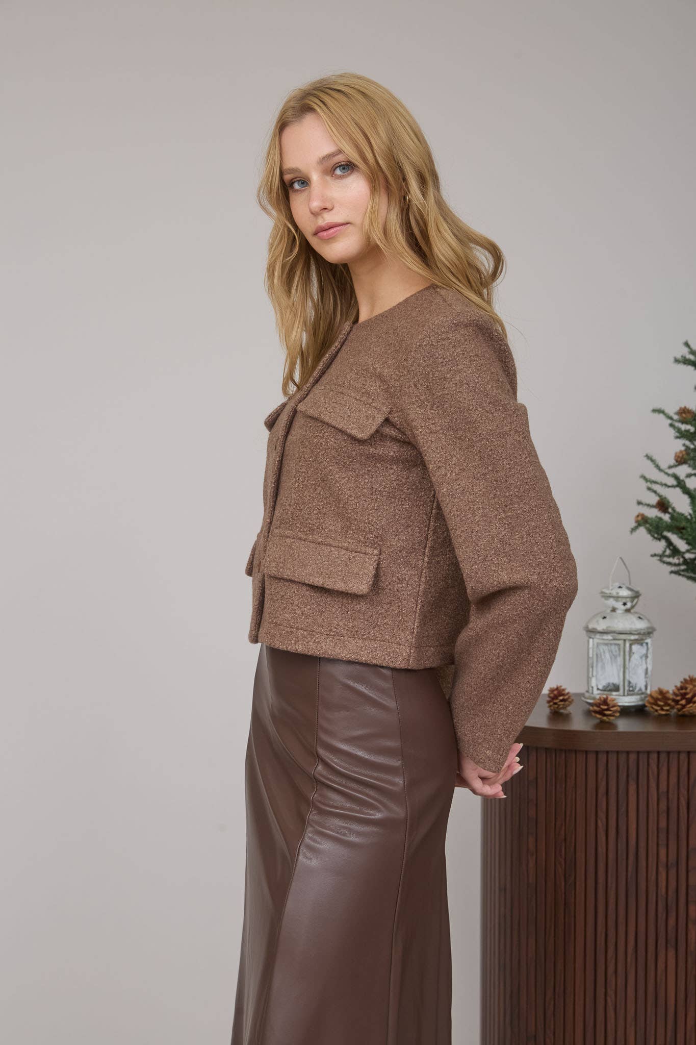The Workshop Studio - Vente Veste – femme - VESTE EN TWEED UNIE À BOUTONS10