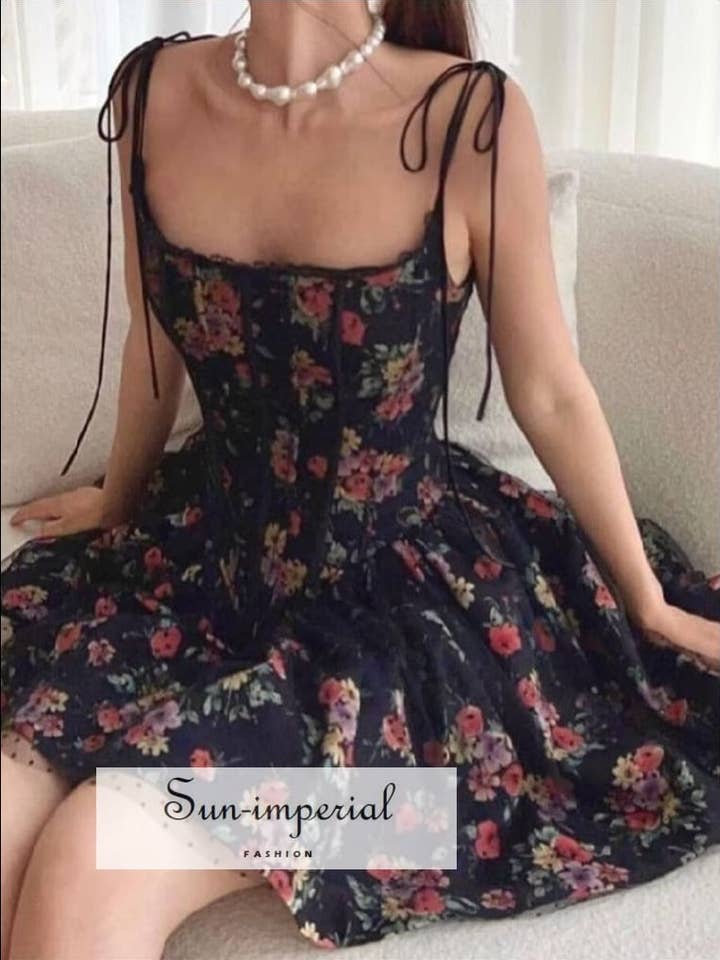 Dames zwarte floral print mini-jurk met korsetstijl en A-lijn voor wholesale door Sun Imperial