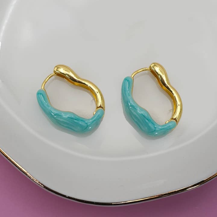 JOSSLYN by wall to wall - Wholesale Hoop Earrings - GEOMETRIC OVAL SHAPE EPOXY EDGE HOOP EARRING | 40E4252