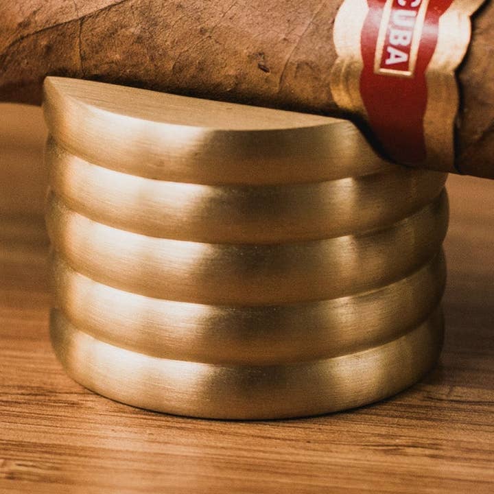 Messing Cylinder Cigarstativ for engroshandel hos Roarcraft