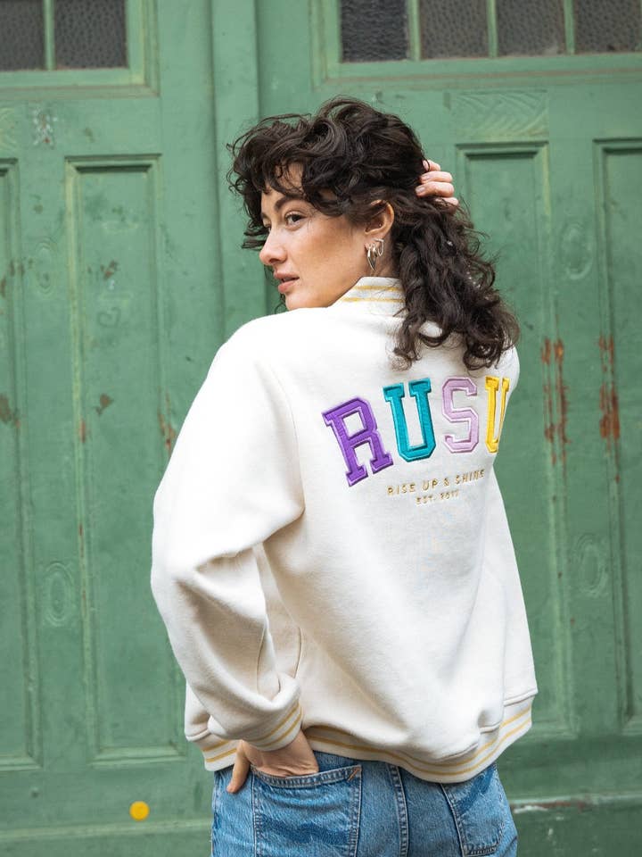 Rusu Collegejacke Wunderpaket- Wunderpaket für den Großhandel von Rock on and Namaste