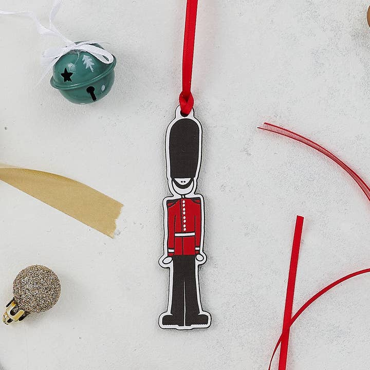 Decorazione Sospesa in Legno a Forma di Soldato per la vendita all'ingrosso da parte di Victoria Eggs