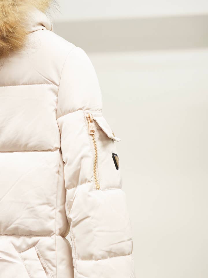 D68Jeans Wholesale - Wholesale Coat - Women's - Puffer coat with faux fur hood in cream color