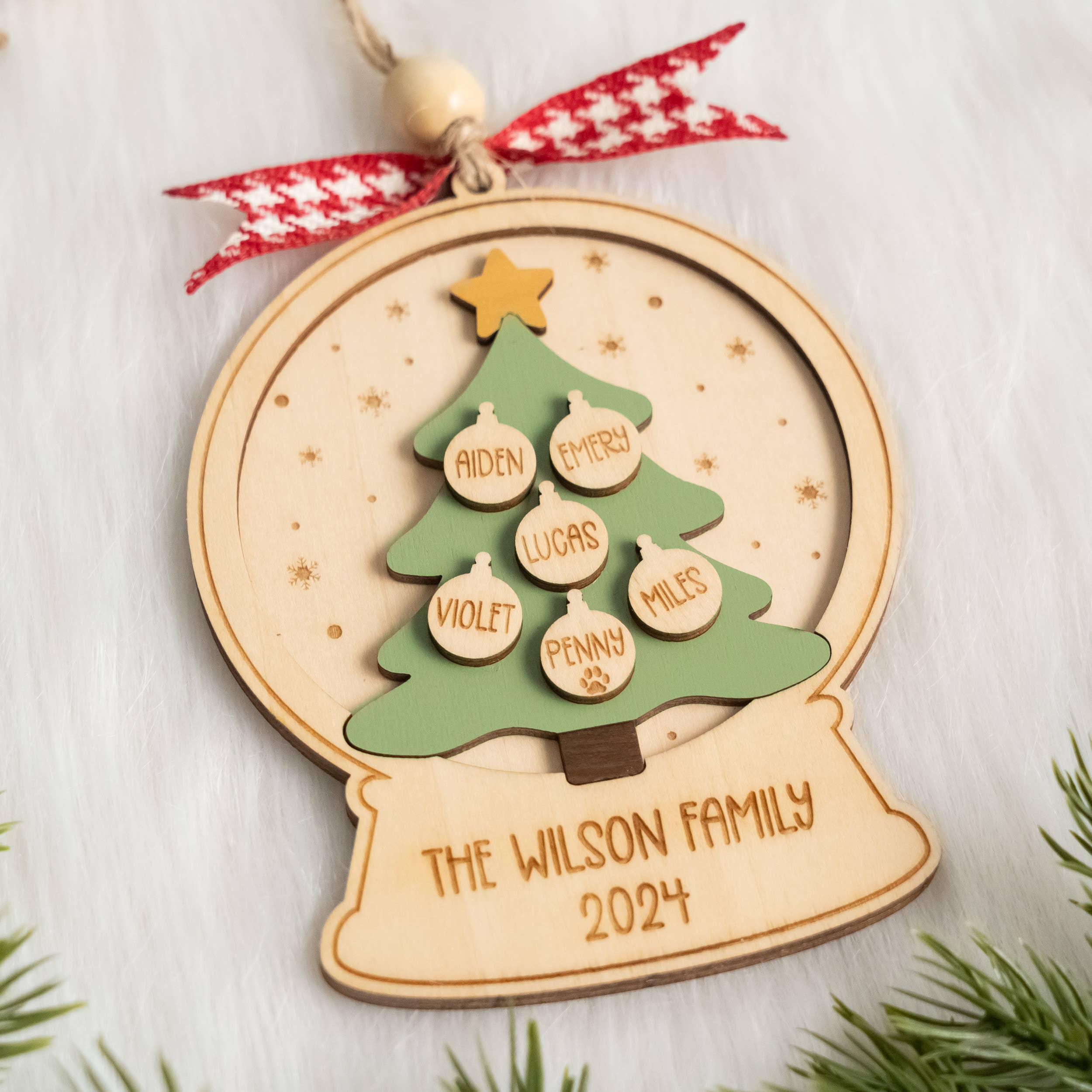 BearCrafts – Ornamento por atacado – Enfeite de árvore de Natal de família em madeira para decoração de férias R717