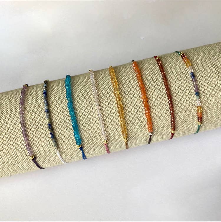 MundoconAlma* – wholesale Pärlarmband – Armband med första chakrat - säkerhet - granatsten på tråd1