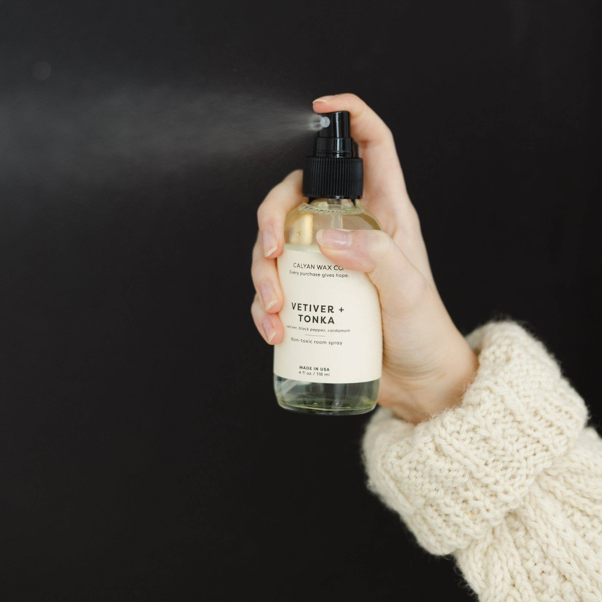 Calyan Wax Co. - Vente Vaporisateurs d'ambiance et de linge - Vétiver + Tonka - Spray d'ambiance5