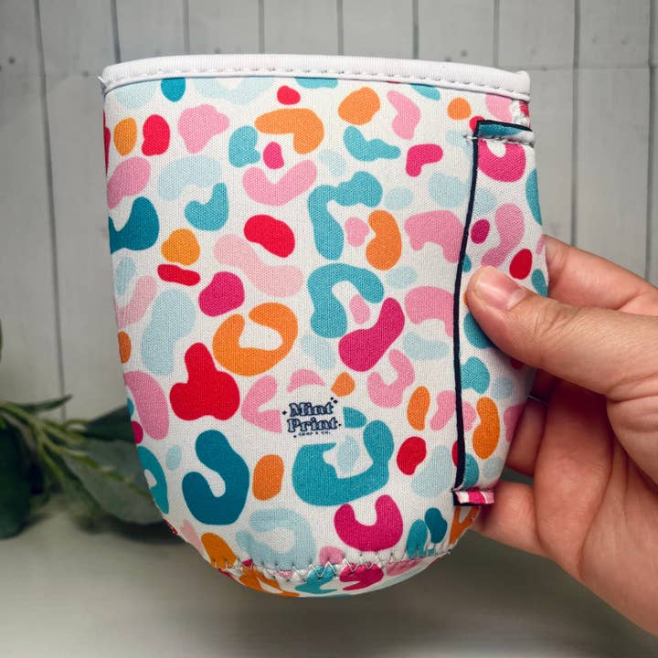 Mint Print Shop & Co - Wholesale Drink Huggers & Koozies - Cheetah Drink Sleeve With Handle | Medium4