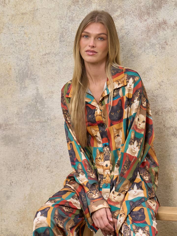 PLUS SIZE CAT PORTRAIT BUTTON DOWN BLOUSE for wholesale by JADE BY JANE