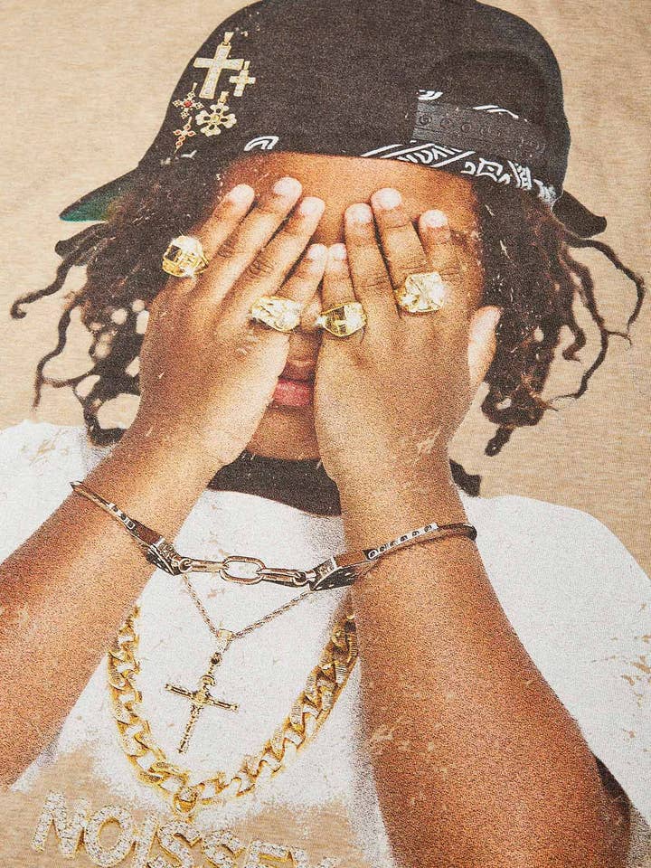 NOISSEY - Wholesale T-Shirt (Graphic) - Unisex - Boxy Oversized T-shirt with Hip-Hop Kid Covering Eyes Print5