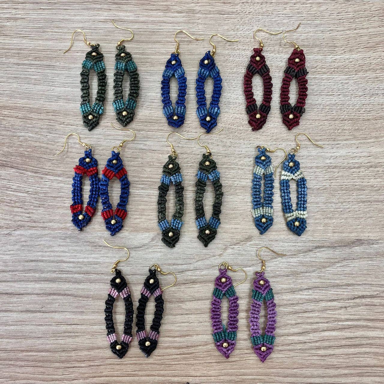 Hecho a mano - Wholesale Hangende/ronde oorbellen - Kleurrijke macramé oorbellen in verschillende designs0