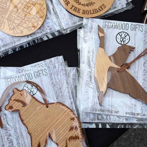 Foxwood Gifts Canada – Engroshandel Pynt – Ahornblad Hjerte Canada Træpynt - Fremstillet i Canada