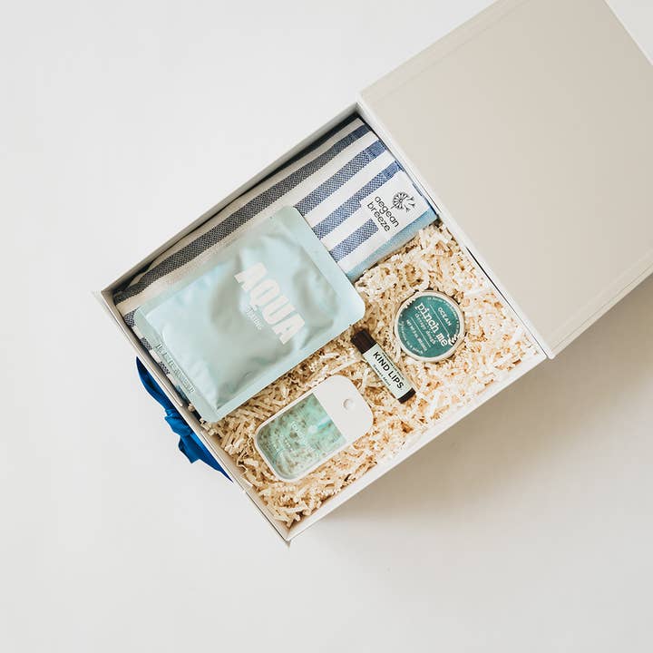 Giften Market - Wholesale Gift Box - Magnetic White Folding Gift Box - Luxury Gift Wrap6