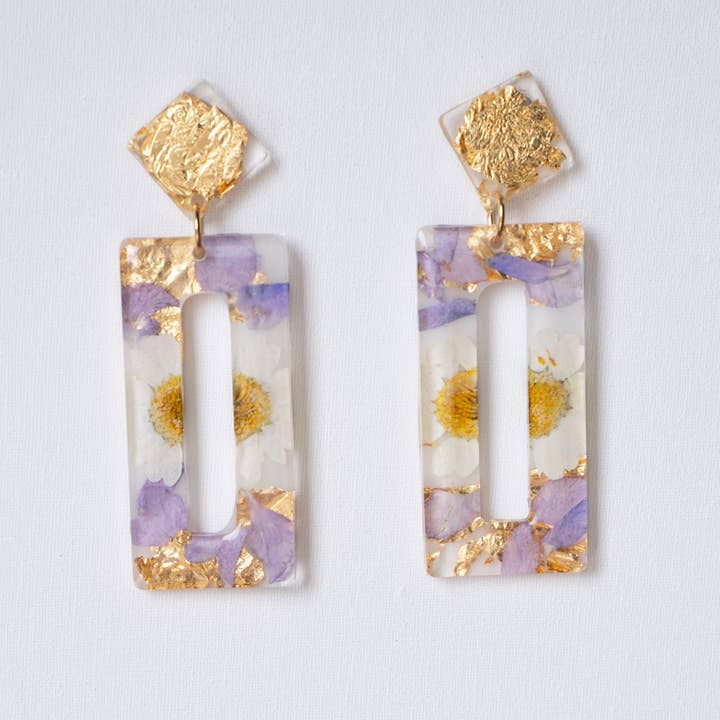 Lysandre Ohrringe mit Gänseblümchen und Blattgold für den Großhandel von pansyka